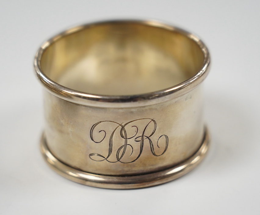 Sundry small silver, including a butter shell, napkin ring, pair of bon-bon dishes, shoe pin cushion and a late Victorian torpedo shaped single cigar case, Birmingham, 1900, 12.9cm. Condition - fair to good